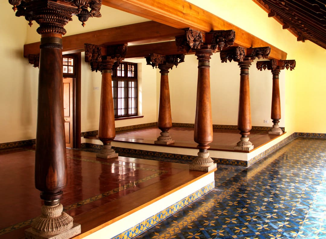 Antique furniture store in Karaikudi